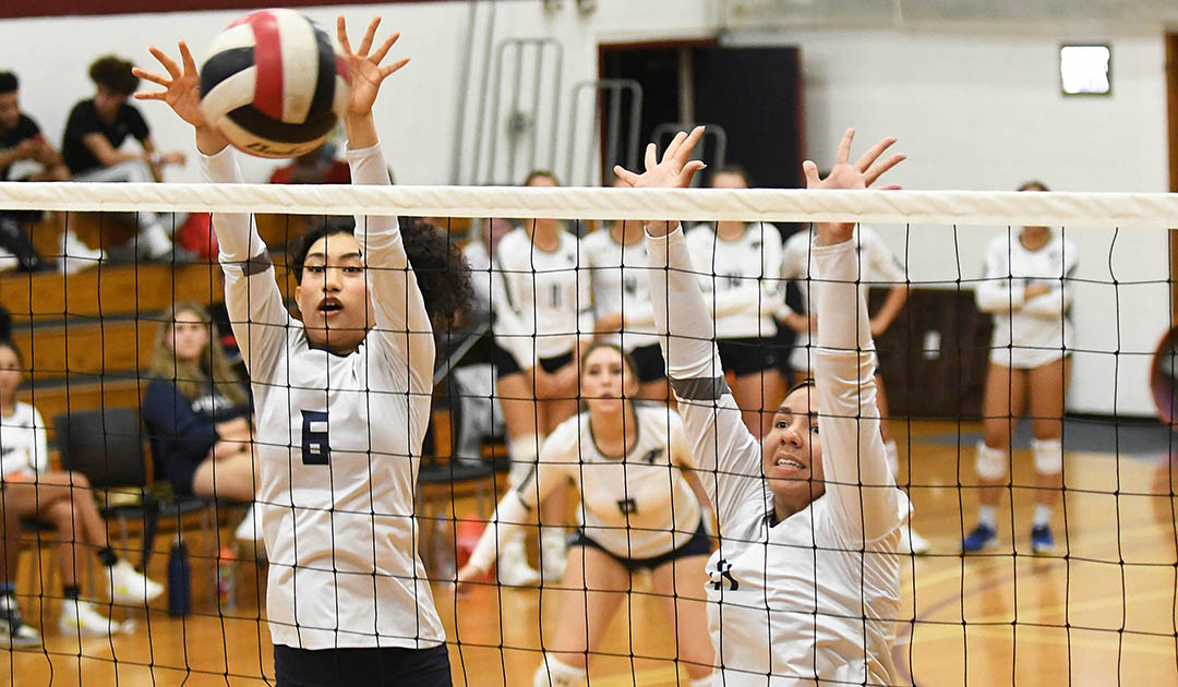 Women's Volleyball: Falcons tripped up at Suffolk